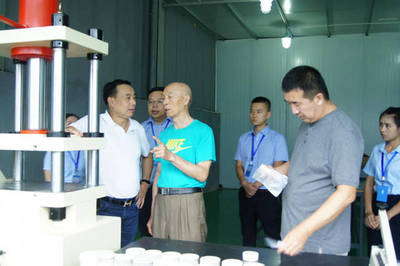 原解放軍防化院專家朱新文一行蒞臨靖泰指導，推動煙劑技術成果轉化落地